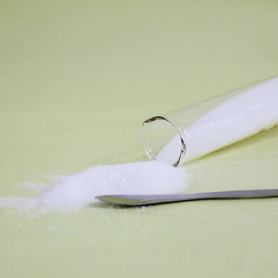 Polvo granular blanco del floculante aniónico APAM de la poliacrilamida del Einecs 231-545-4